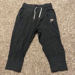 Girls Nike Capri Length Joggers - Medium